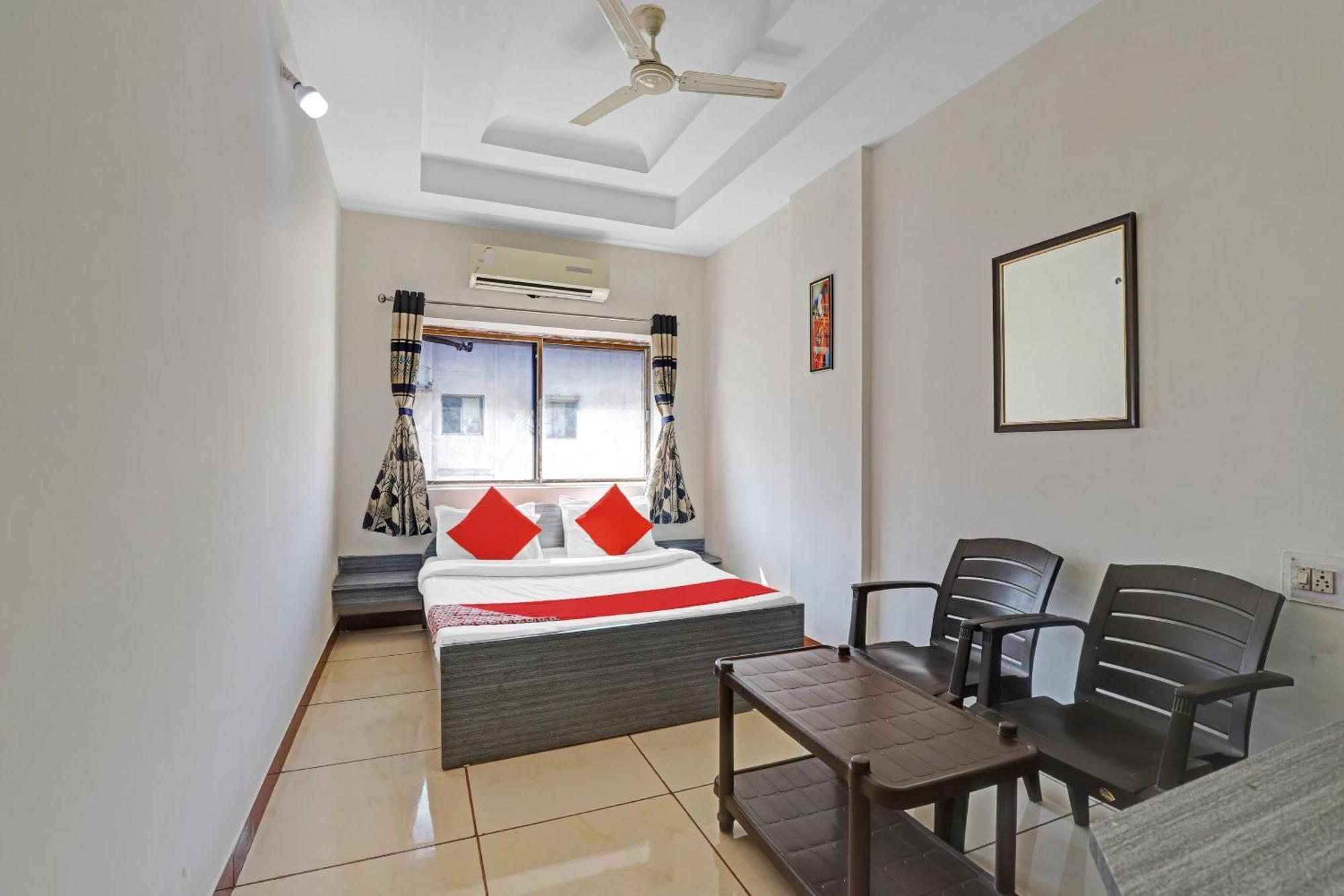 OYO 2798 Hotel Velvet Rajkot Exterior foto