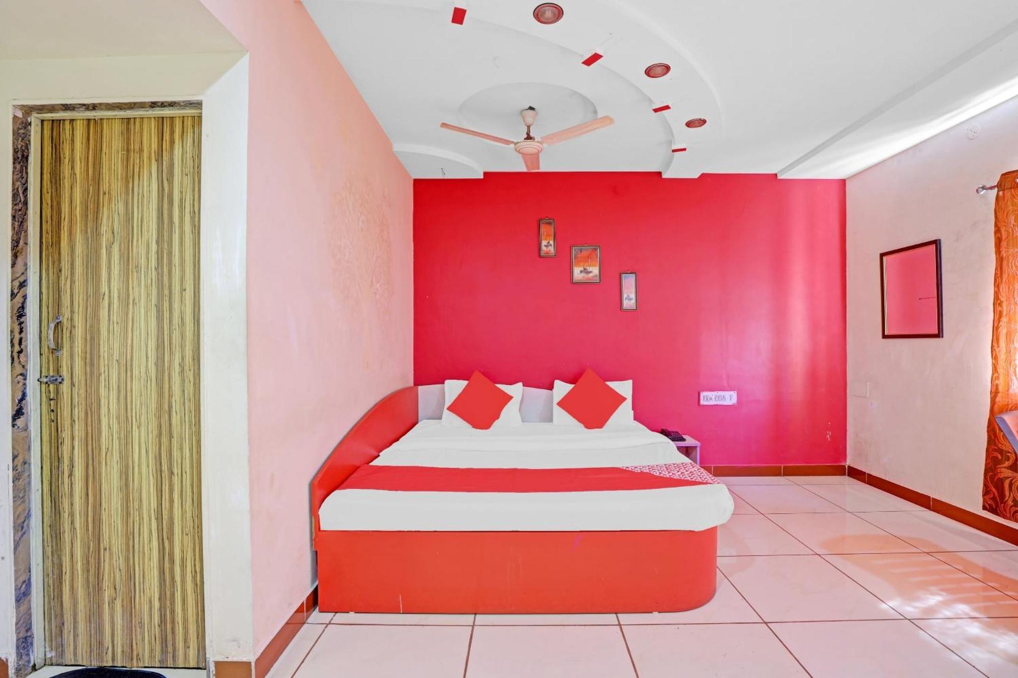 OYO 2798 Hotel Velvet Rajkot Exterior foto