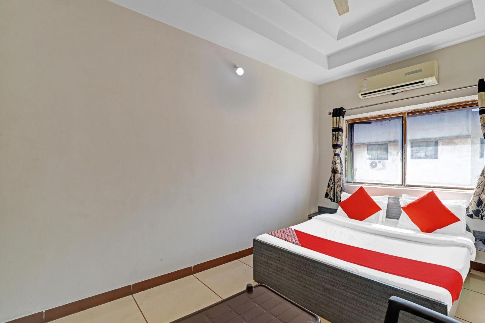 OYO 2798 Hotel Velvet Rajkot Exterior foto