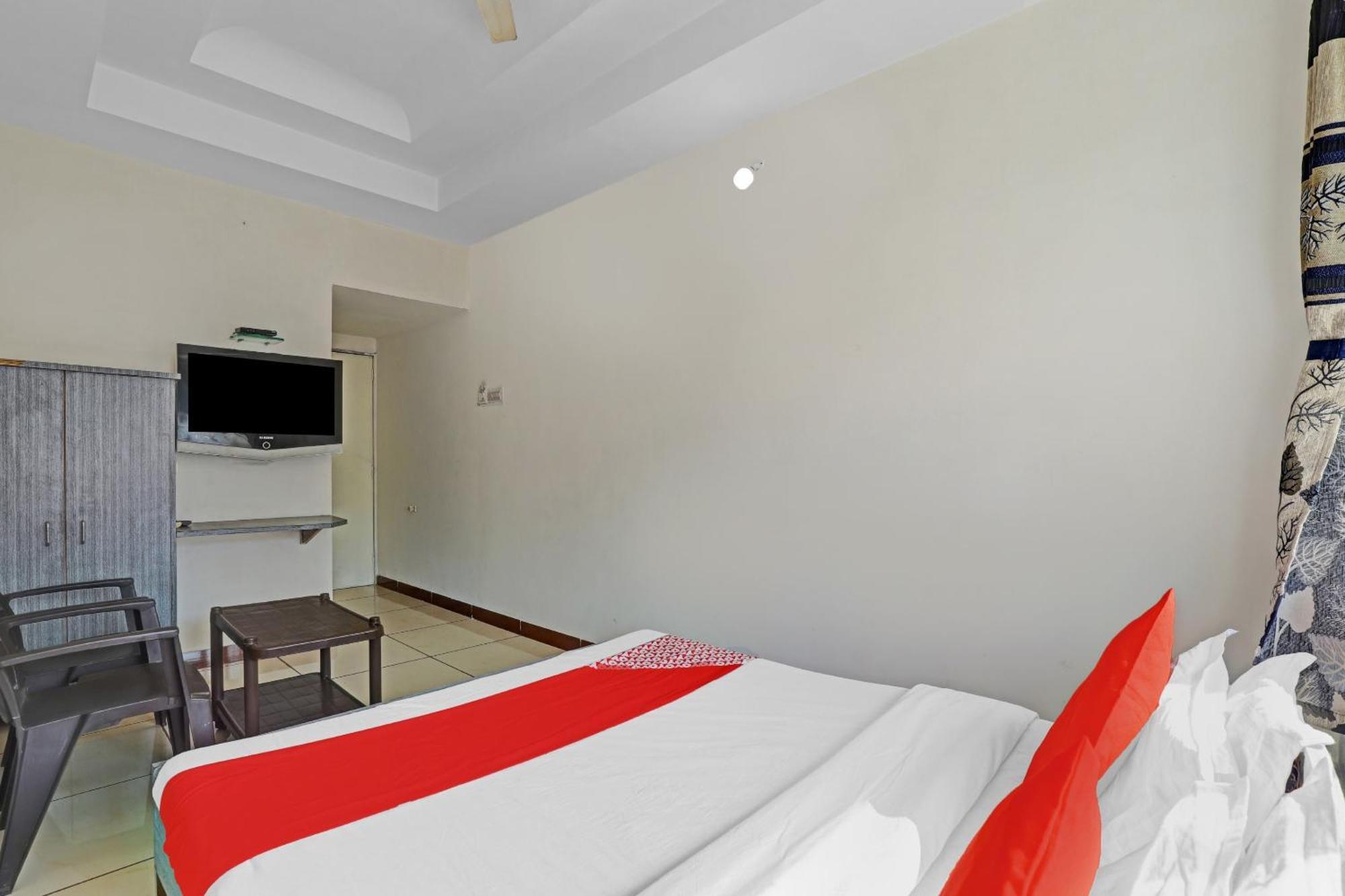OYO 2798 Hotel Velvet Rajkot Exterior foto