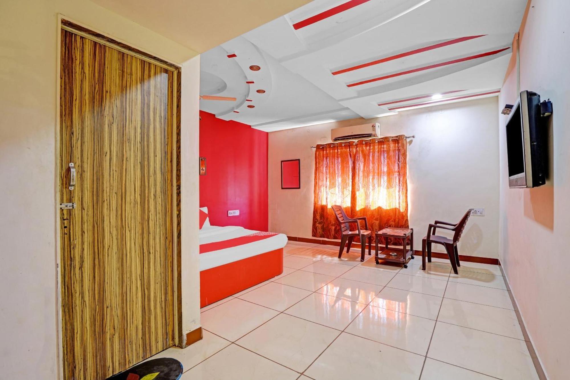 OYO 2798 Hotel Velvet Rajkot Exterior foto